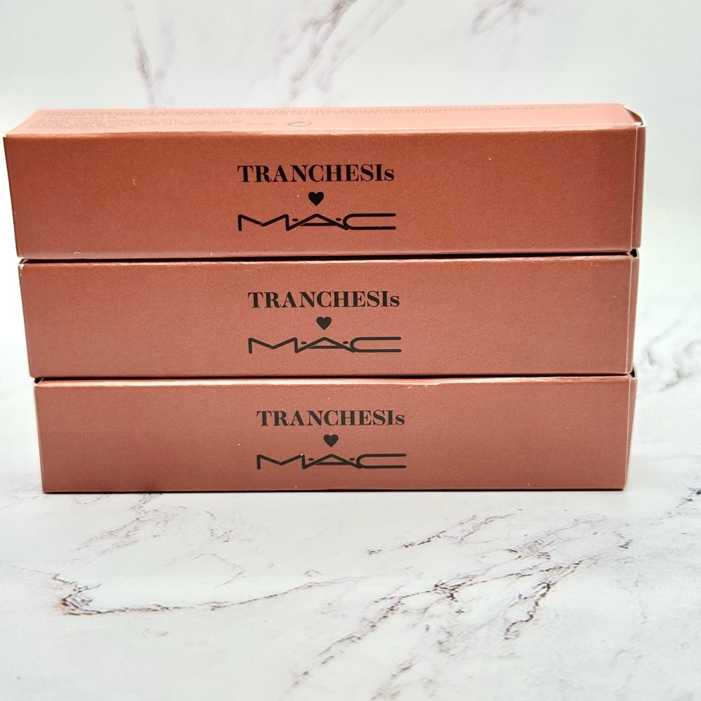 MAC LIPGLASS - AQUELE NADA TUDO - TRANCHESIS COLLECTION